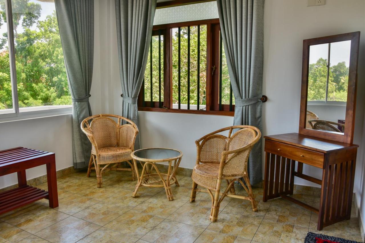 Villa Gamini ヒッカドゥワ エクステリア 写真